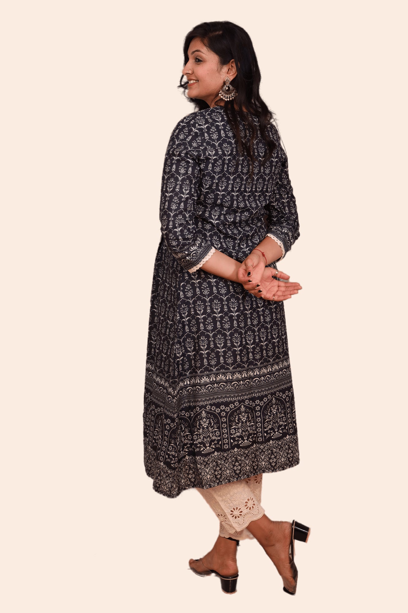 Urban Mystic Embroidered Print Kurta With Pant