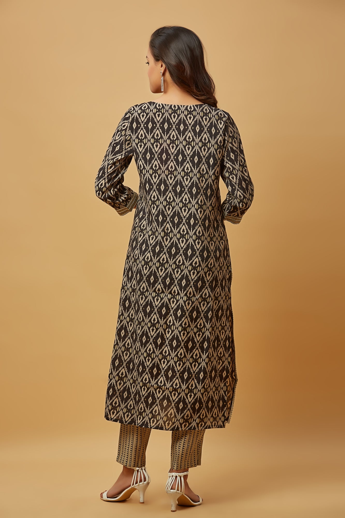 Urban Mystic Printed Straight Kurti Paired With Pant And Duppatta