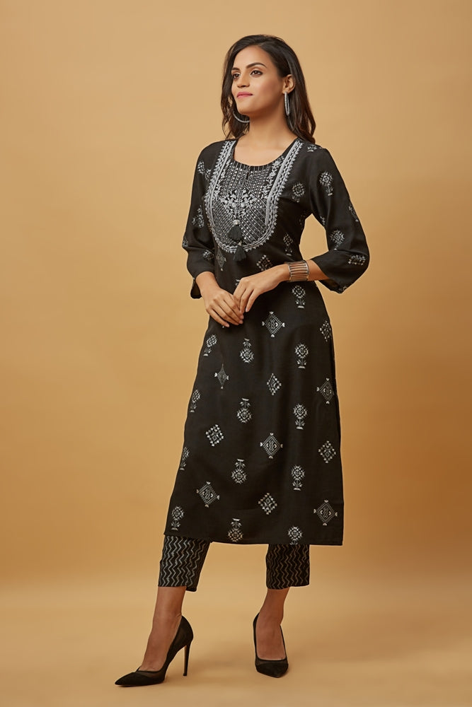 Urban Mystic Black Embroidered Kurta And Pant Set