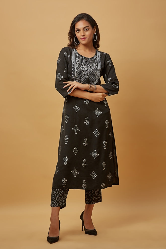 Urban Mystic Black Embroidered Kurta And Pant Set