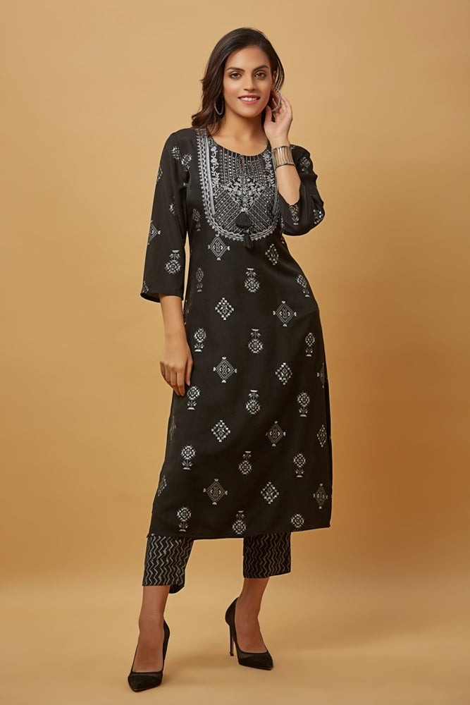 Urban Mystic Black Embroidered Kurta And Pant Set