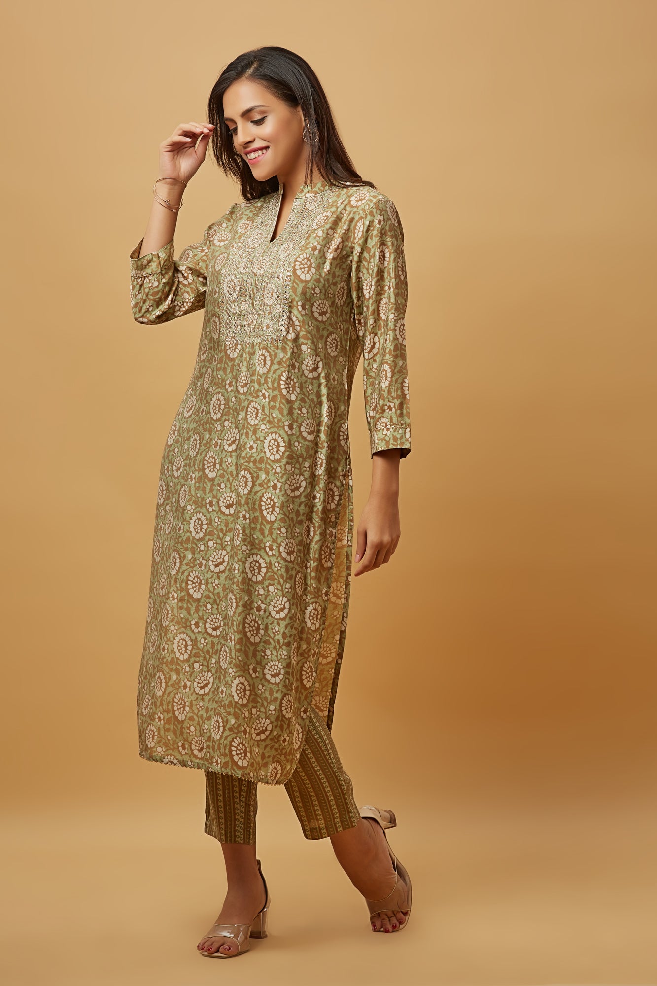 Urban Mystic Green Silk Embroidered Kurti Set With Pant And Dupatta